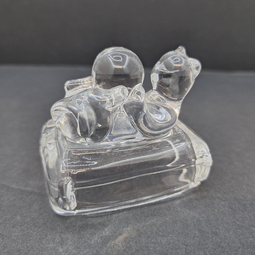 AVON CRYSTAL CATS COLLECTION "CAT ON PILLOW" FIGURINE -‎ 1995 Vintage